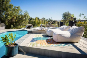 Amazing Views with Heated Pool and Jacuzzi Near Beach
